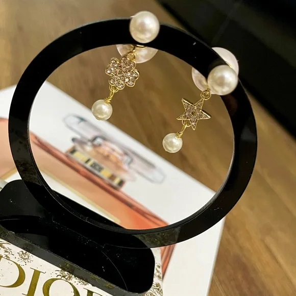 Dior - Picture 2 of 13